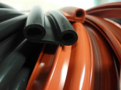 silikonikumitiivisteet letkujen kannen valmistaja Puolassa